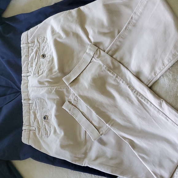 Gutteridge - Picture 2 of 10